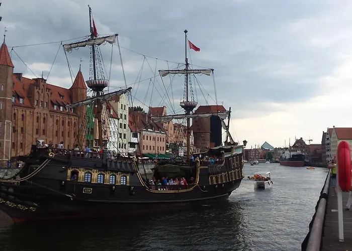 H&t Old Town Szeroka 77 Gdańsk